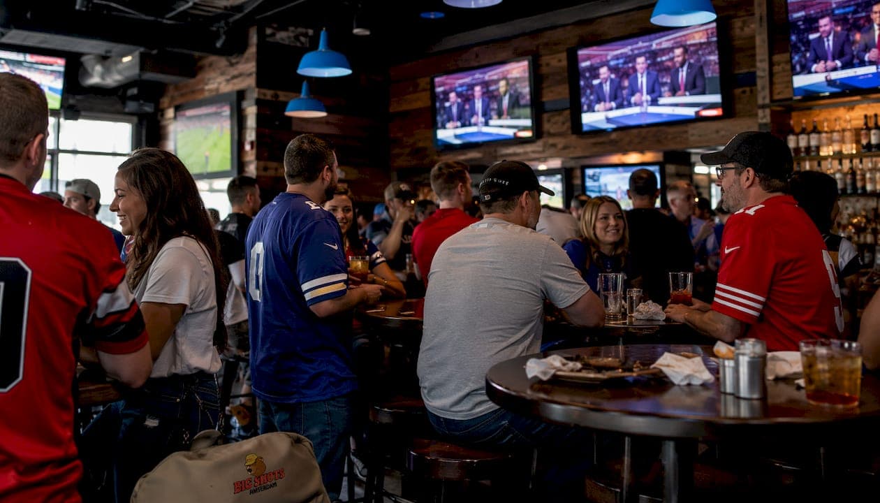 Why Sports Bars Open Early for Matches: Fans and Owners