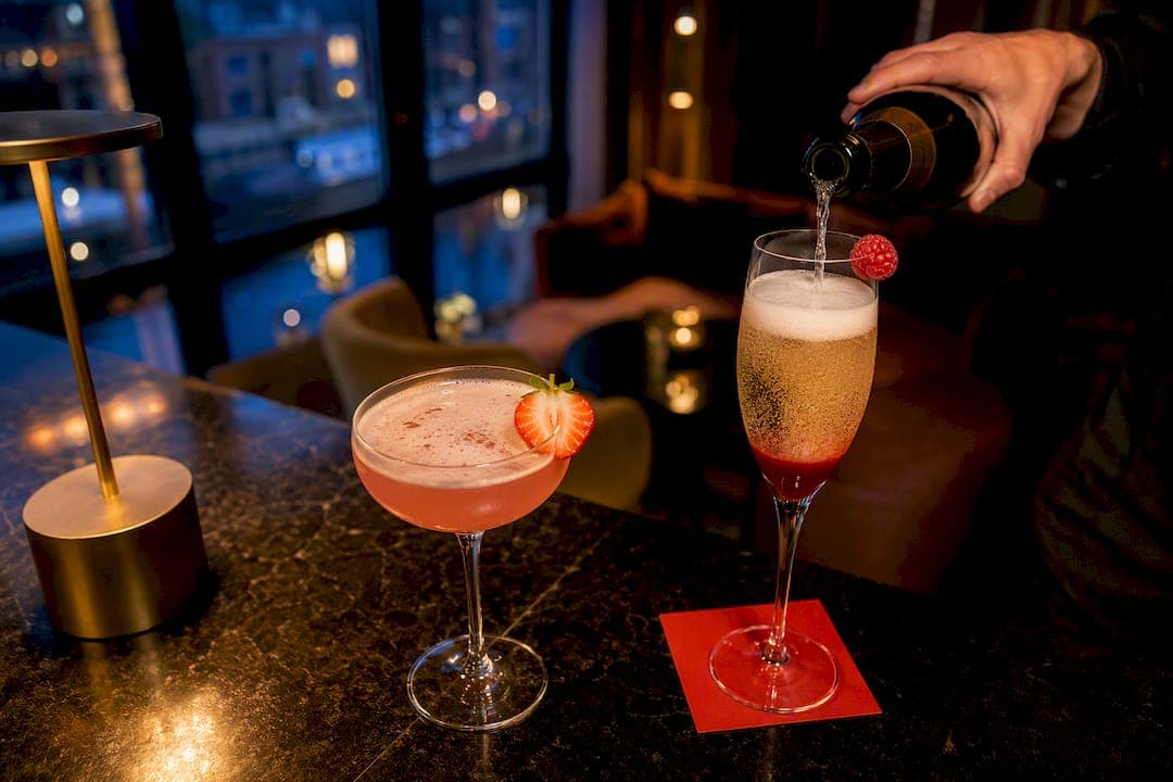 8 Romantic Cocktails to Make Together in Amsterdam, Bar Tips