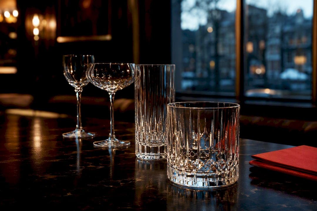 4 Cocktail Glass Types That Let Dutch Hosts Skip the Cabinet