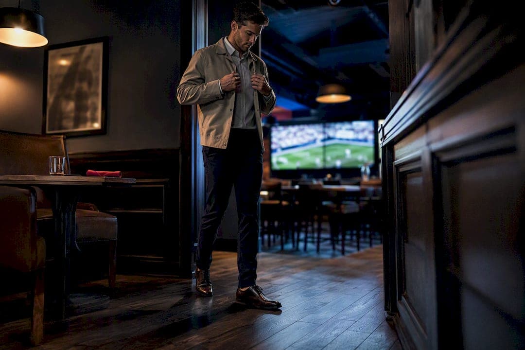 Sports Bar Dress Code: One Outfit That Clears the Door
