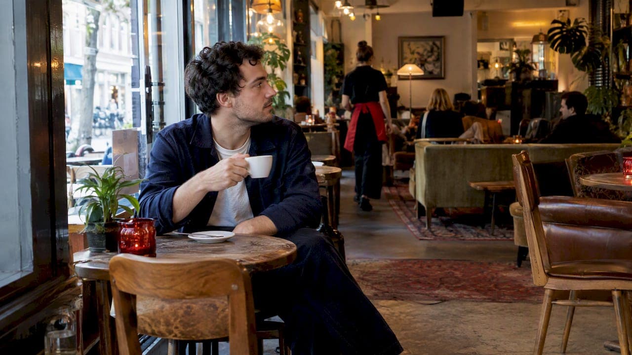 Café vs Coffeeshop: Amsterdam’s 5 Gram Limit, No Alcohol