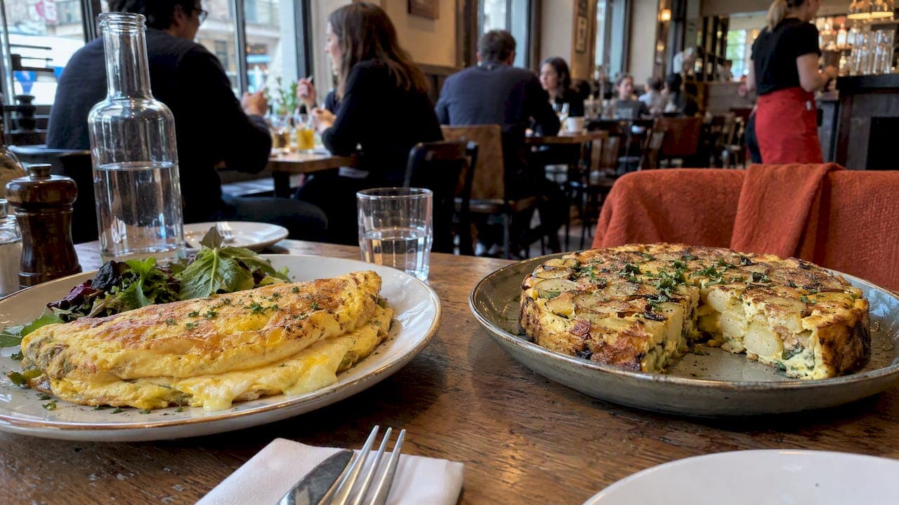 Omelette vs Frittata: What Sets Them Apart and When to Order Each